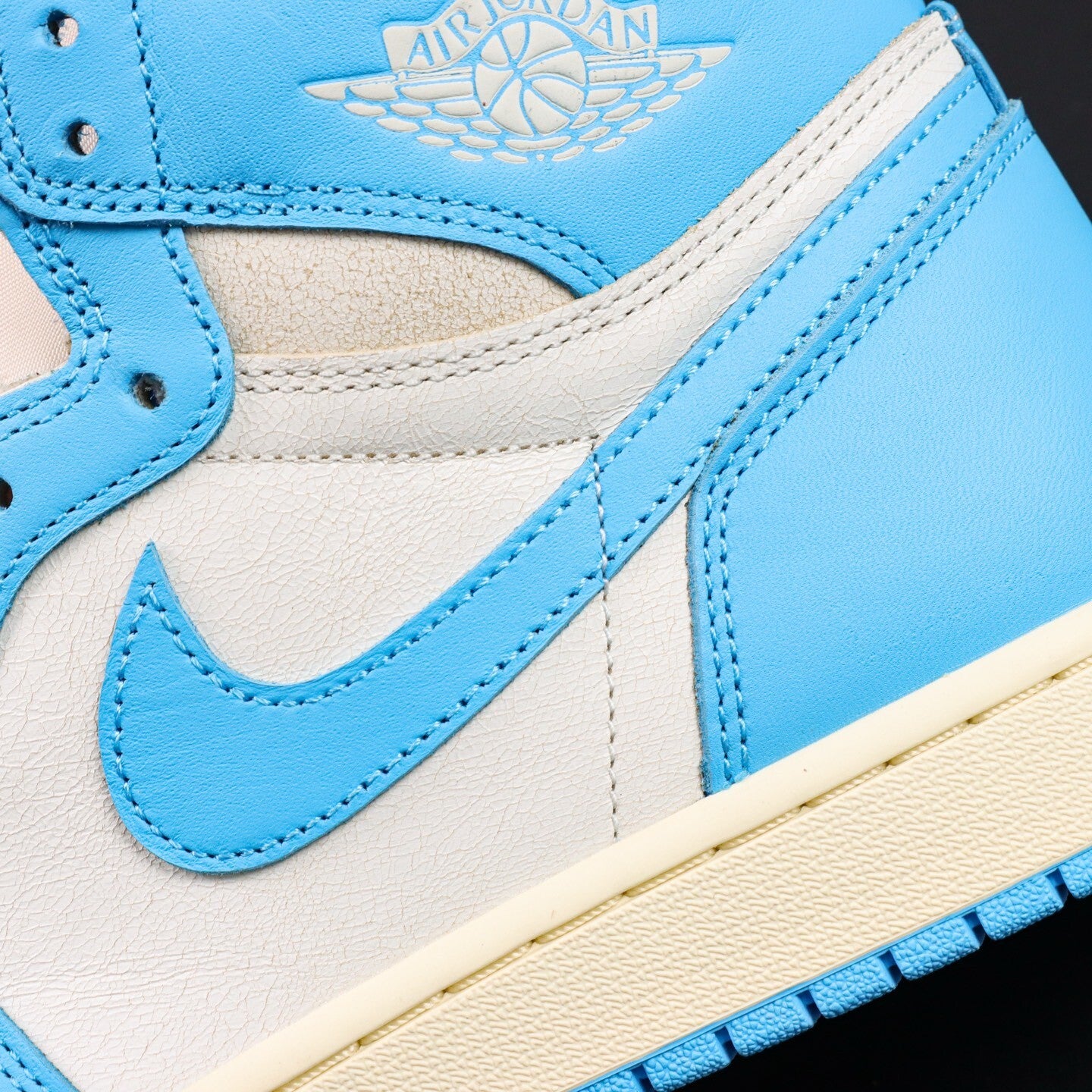 NIKE AIR JORDAN 1 UNC Reimagined DZ5485-402