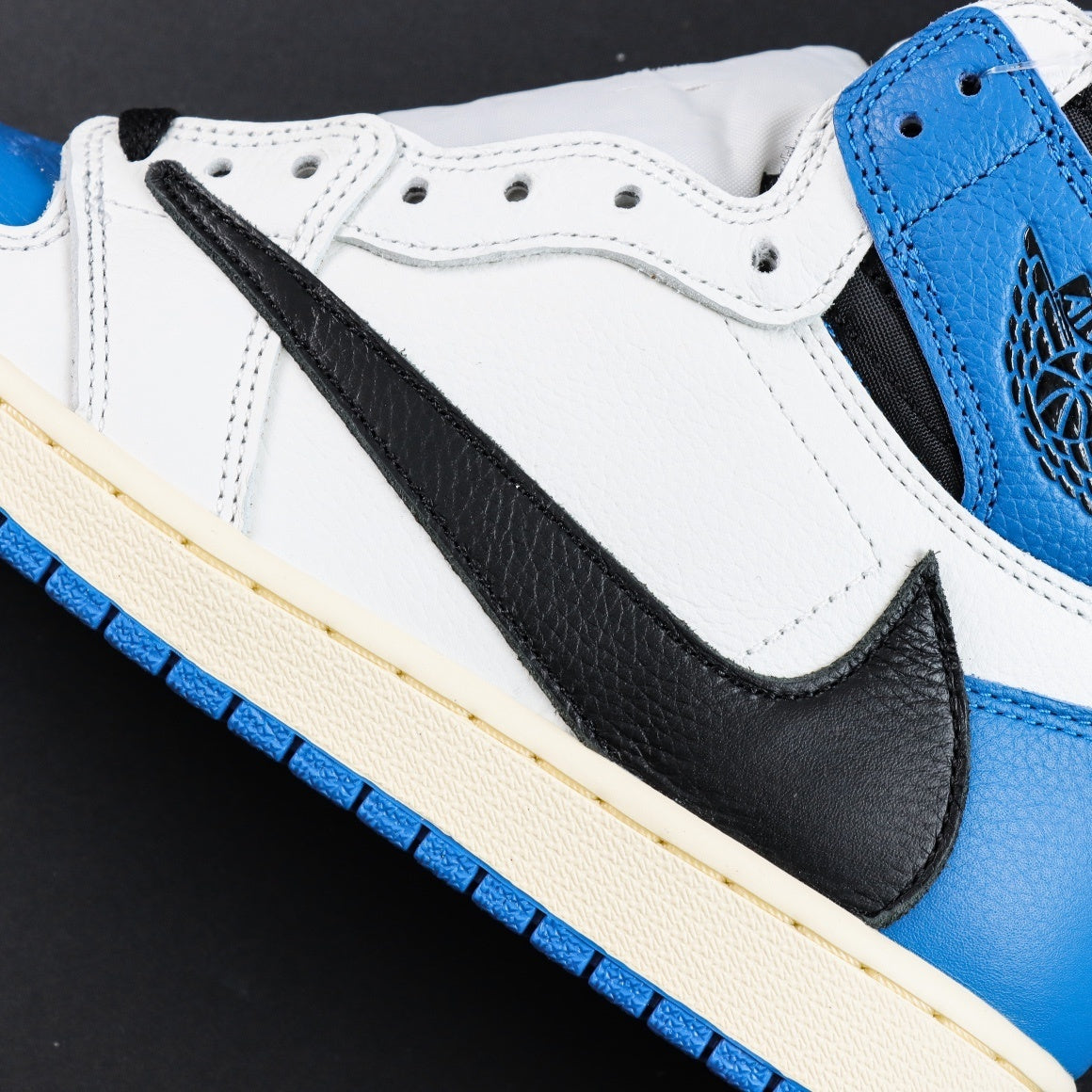 TRAVIS SCOTT X FRAGMENT X NIKE AIR JORDAN 1 HIGH OG SP MILITARY BLUE DH3227-105