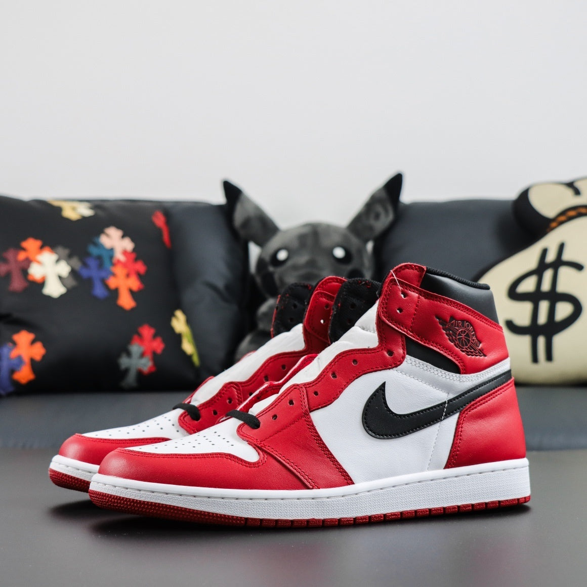 NIKE AIR JORDAN 1 Retro OG "Chicago" 555088-101