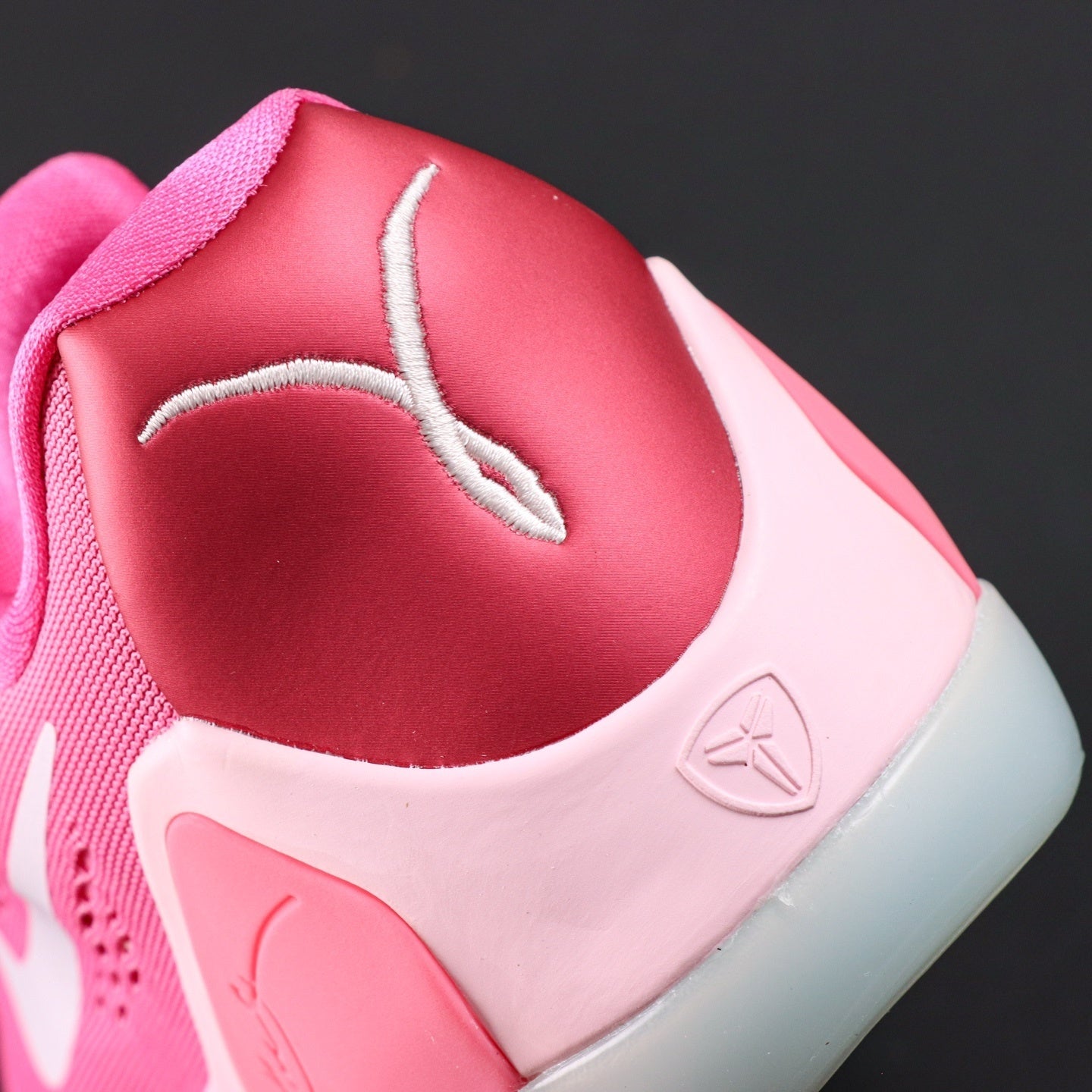 NIKE KOBE 9 LOW EM THINK PINK PE HQ4995-600