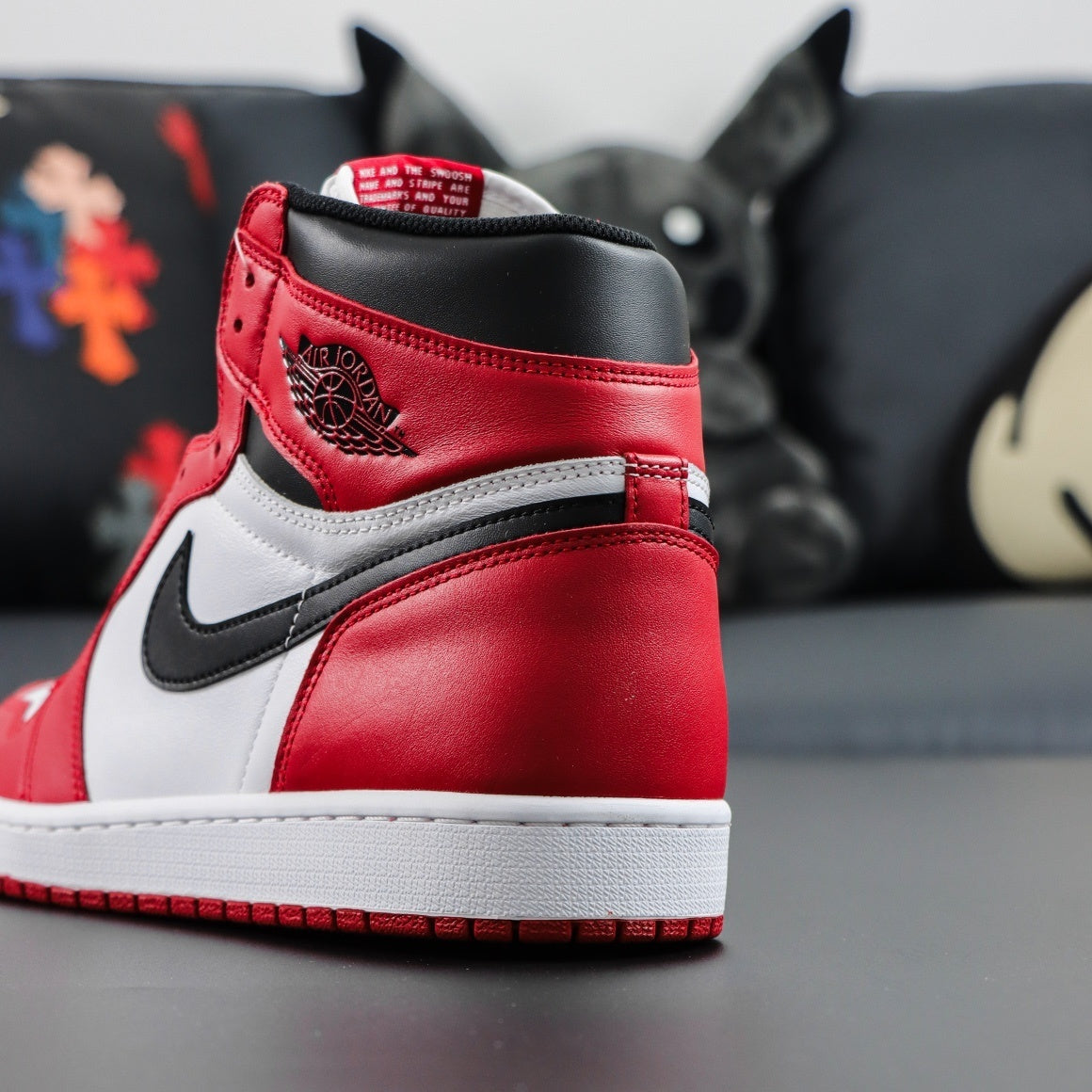NIKE AIR JORDAN 1 Retro OG "Chicago" 555088-101