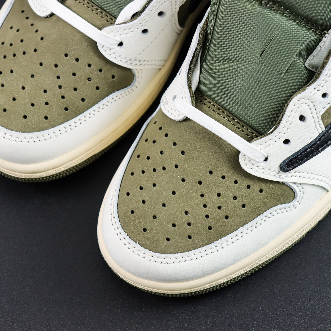 TRAVIS SOCTT X NIKE AIR JORDAN 1 LOW MEDIUM OLIVE DM7866-200