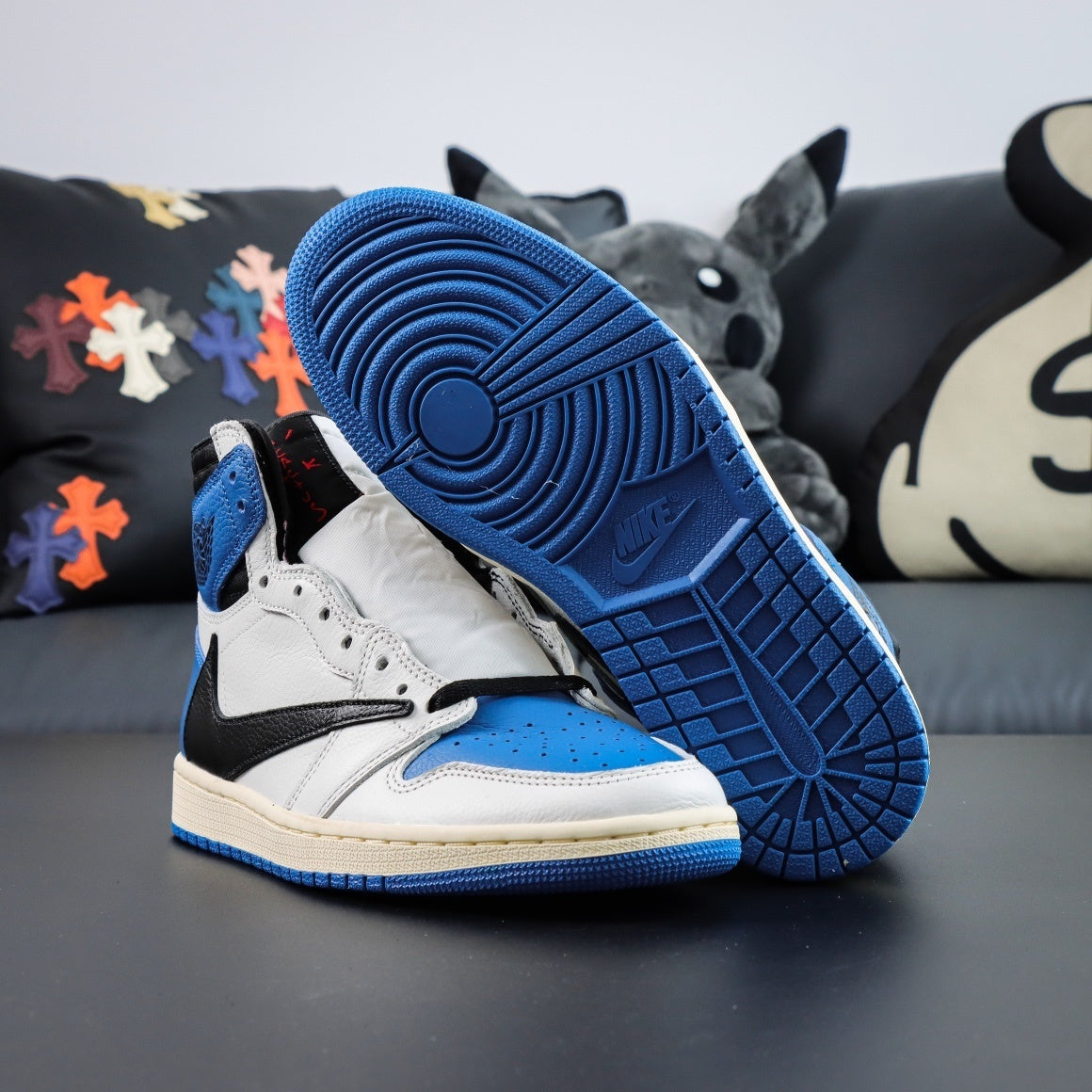 TRAVIS SCOTT X FRAGMENT X NIKE AIR JORDAN 1 HIGH OG SP MILITARY BLUE DH3227-105