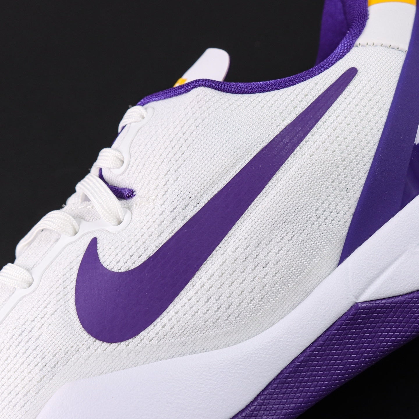 NIKE KOBE 8 HF7485-001