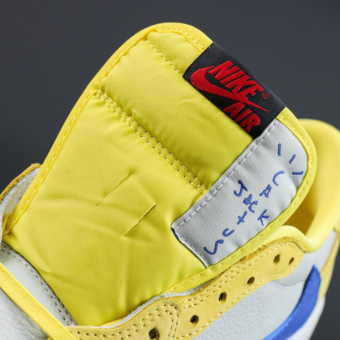 TRAVIS SOCTT X NIKE AIR JORDAN 1 LOW YELLOW DZ4137-700