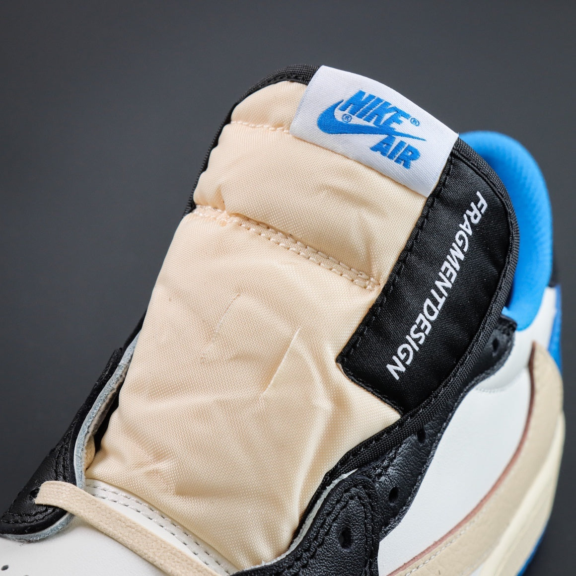 TRAVIS SOCTT X FRAGMENT DESIGN X NIKE AIR JORDAN 1 LOW OG SP DM7866-140