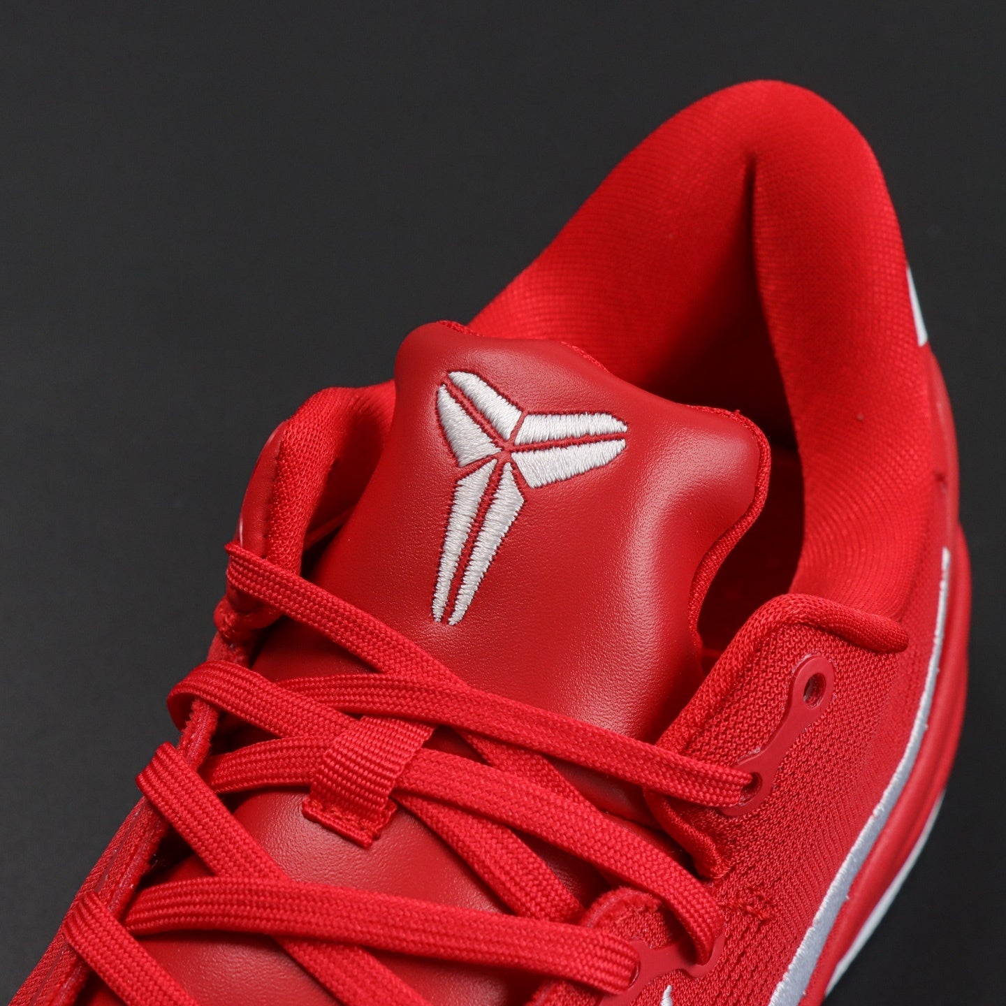 NIKE KOBE 8 PROTRO UNIVERSITY RED HF9550-600