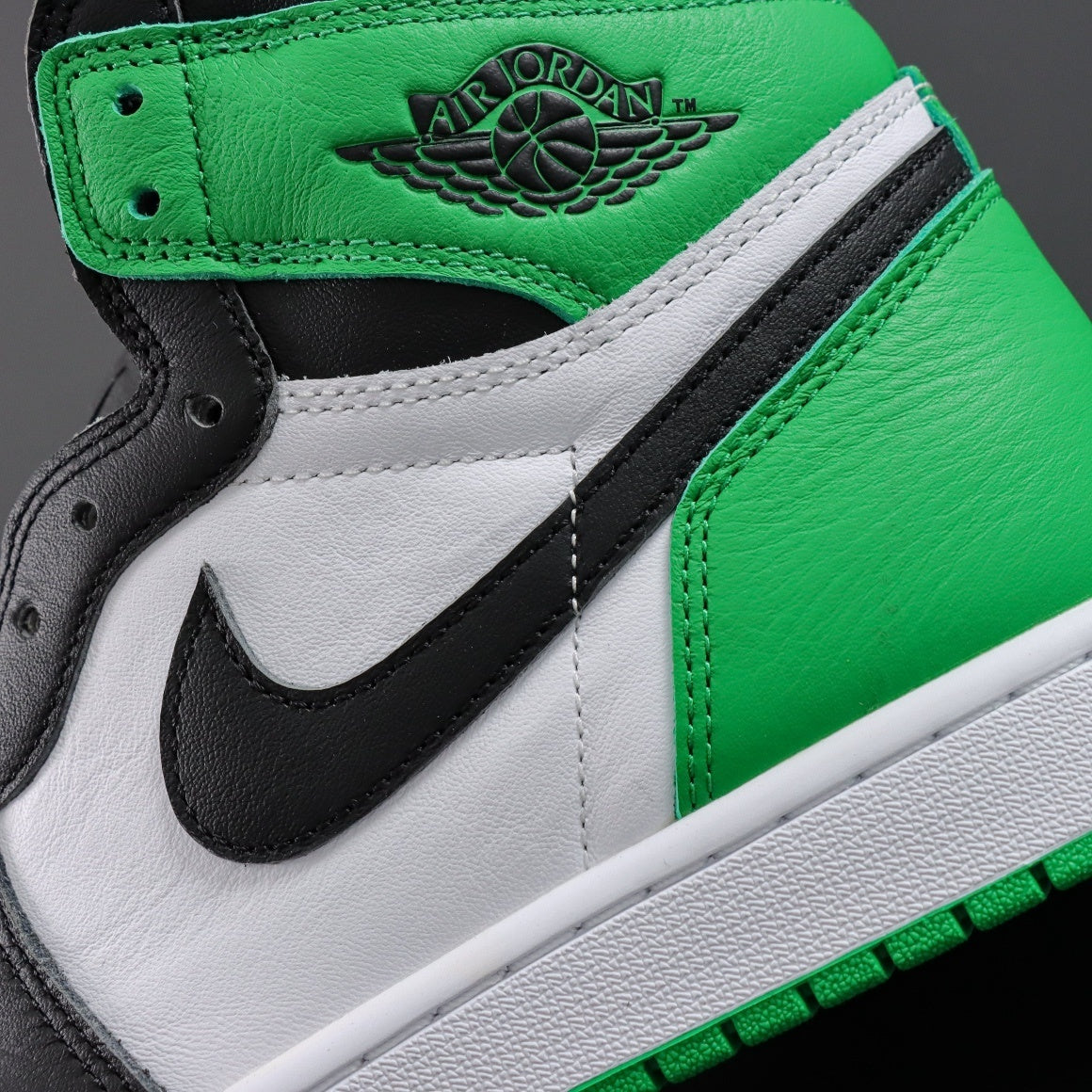NIKE AIR JORDAN 1 HIGH OG LUCK GREEN DZ5485-031