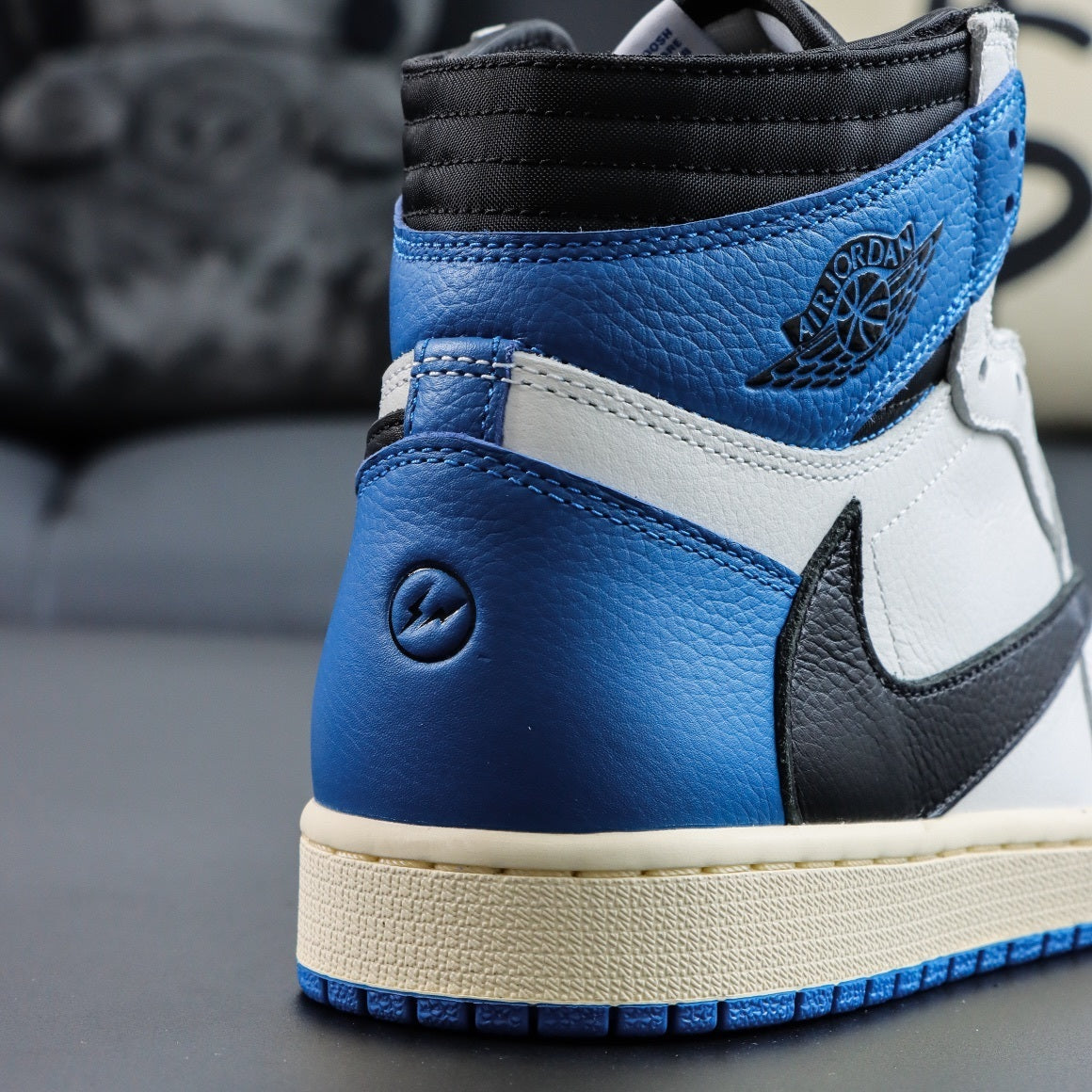 TRAVIS SCOTT X FRAGMENT X NIKE AIR JORDAN 1 HIGH OG SP MILITARY BLUE DH3227-105
