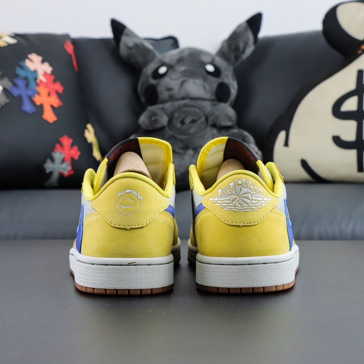 TRAVIS SOCTT X NIKE AIR JORDAN 1 LOW YELLOW DZ4137-700