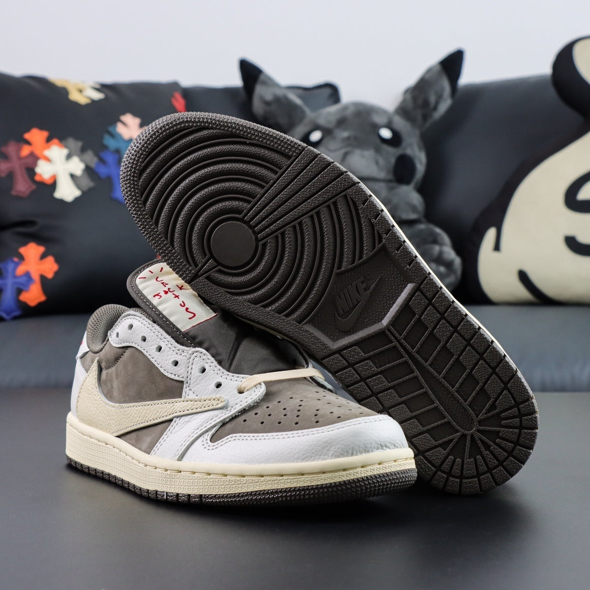 TRAVIS SCOTT X NIKE AIR JORDAN 1 LOW OG REVERSE MOCHA DM7866-162