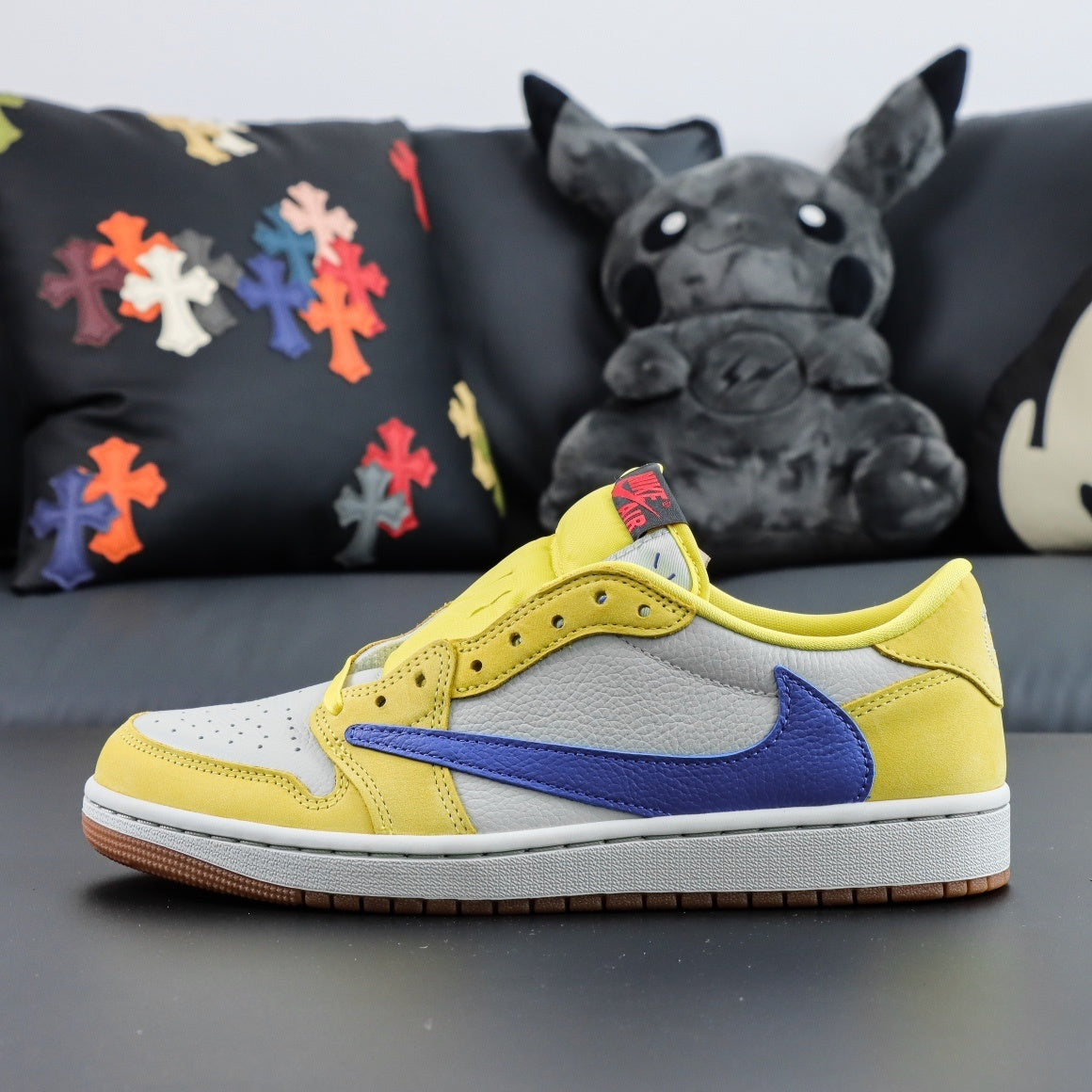 TRAVIS SOCTT X NIKE AIR JORDAN 1 LOW YELLOW DZ4137-700