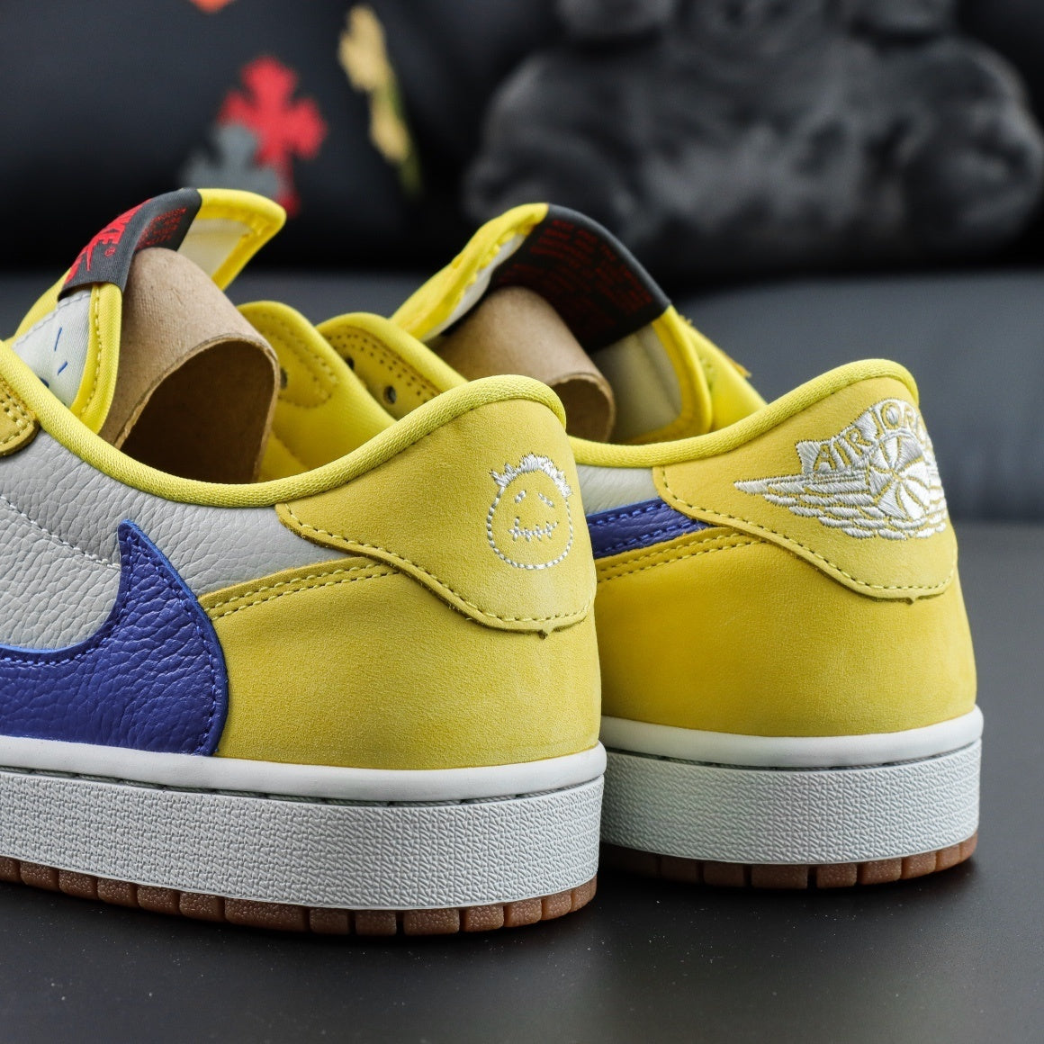 TRAVIS SOCTT X NIKE AIR JORDAN 1 LOW YELLOW DZ4137-700