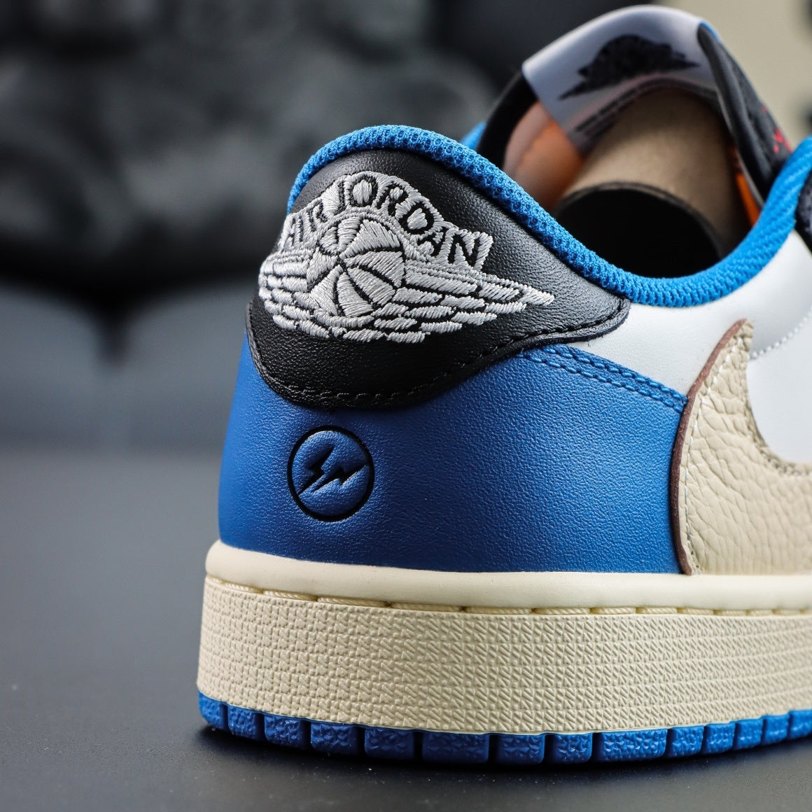 TRAVIS SOCTT X FRAGMENT DESIGN X NIKE AIR JORDAN 1 LOW OG SP DM7866-140