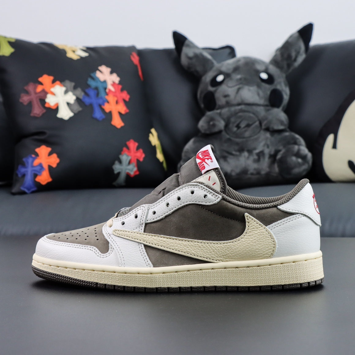 TRAVIS SCOTT X NIKE AIR JORDAN 1 LOW OG REVERSE MOCHA DM7866-162