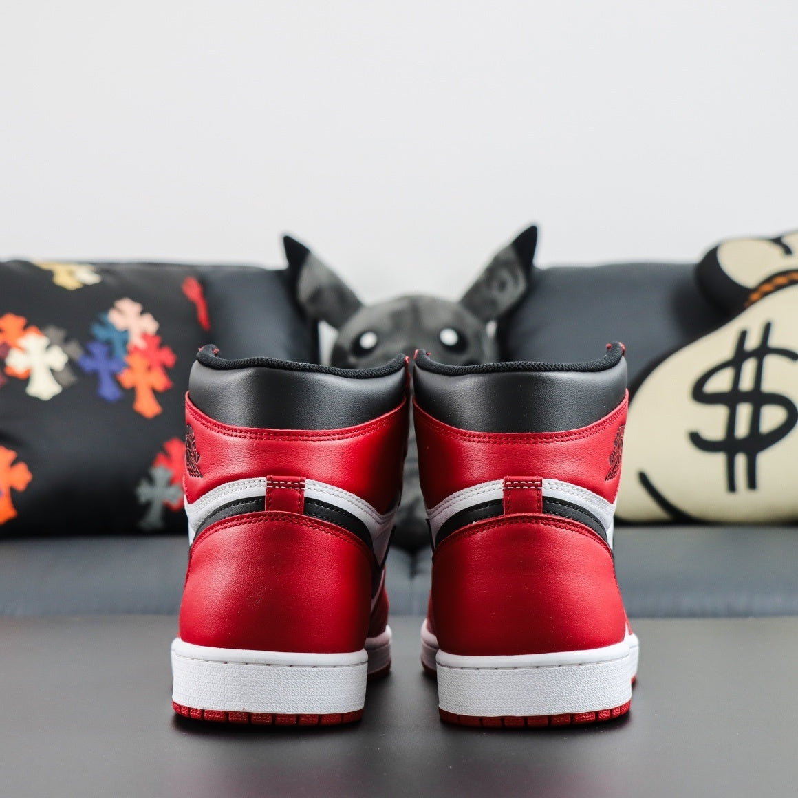 NIKE AIR JORDAN 1 Retro OG "Chicago" 555088-101